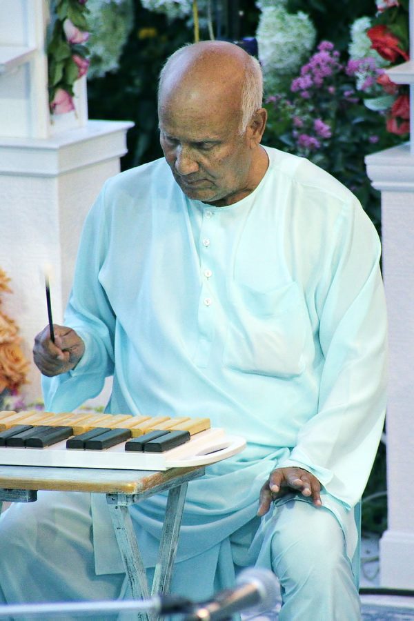 2007-chinmoy-music-prashphutita