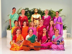 02 Zlin concert statue Sri Chinmoy