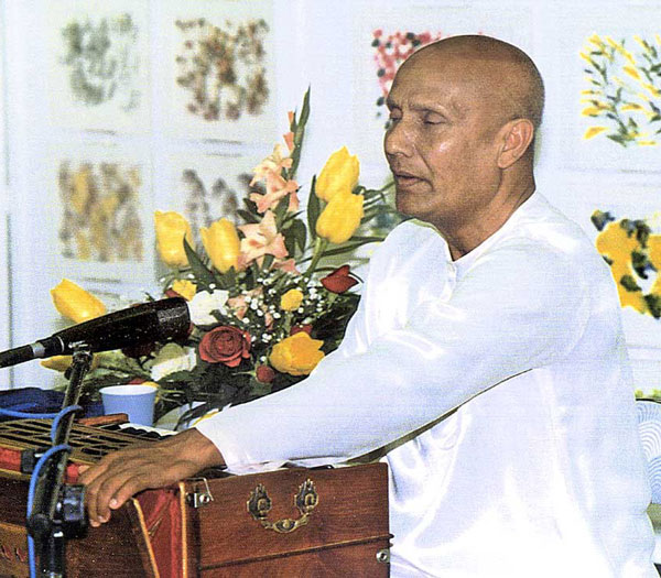 sri-chinmoy-harmonium