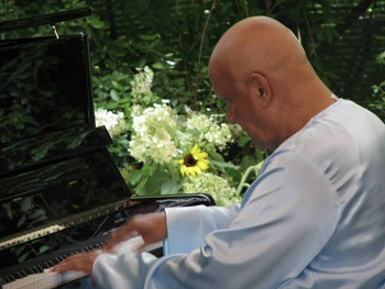Sri Chinmoy’s 19th Piano Anniversary
